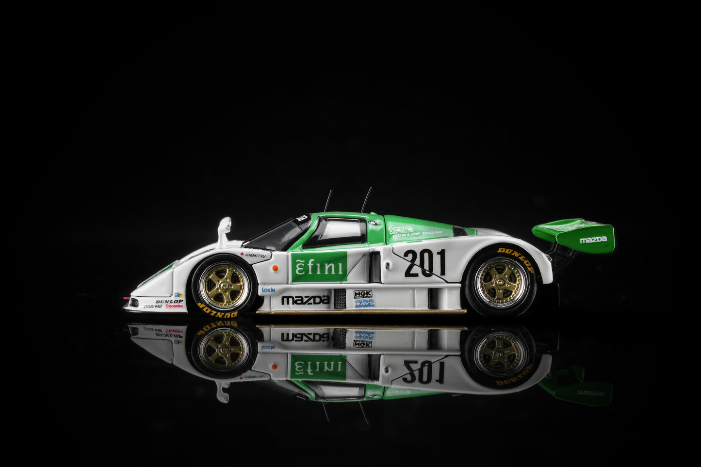 (PRE-ORDER) Motorhelix 1:64 Mazda 787B #201 Green/White M60112
