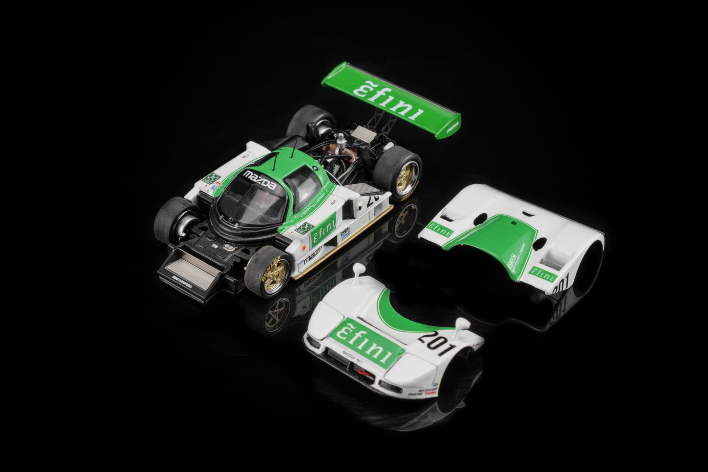 (PRE-ORDER) Motorhelix 1:64 Mazda 787B #201 Green/White M60112