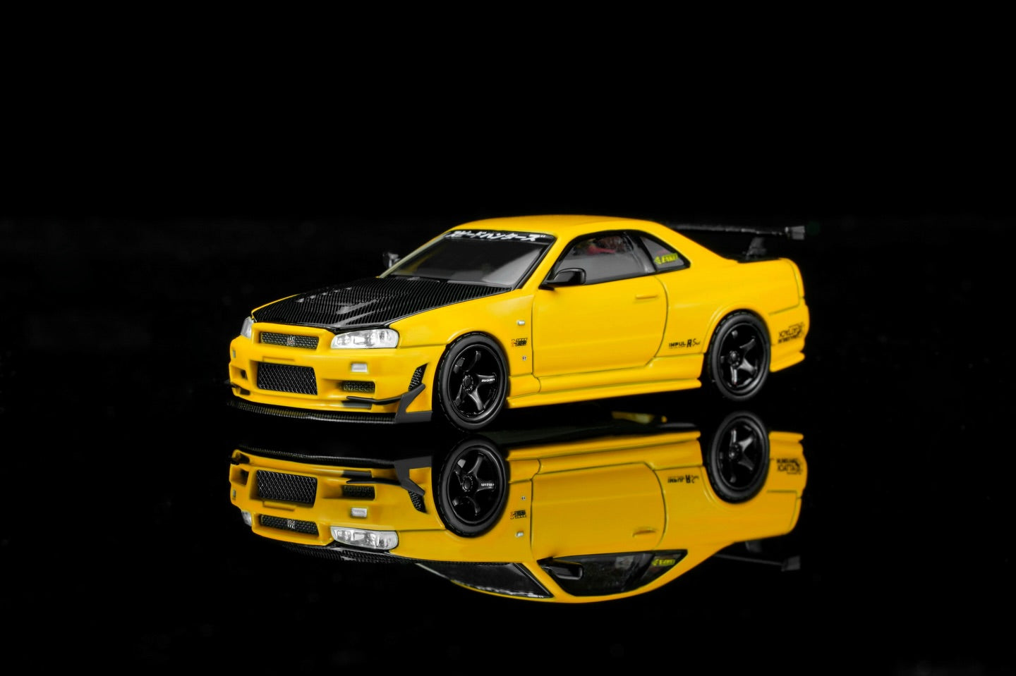 (PRE-ORDER) Motorhelix 1:64 Nissan Skyline GT-R (R34) Custom Edition - Lightning Yellow Custom with GT Aero Kit M63475