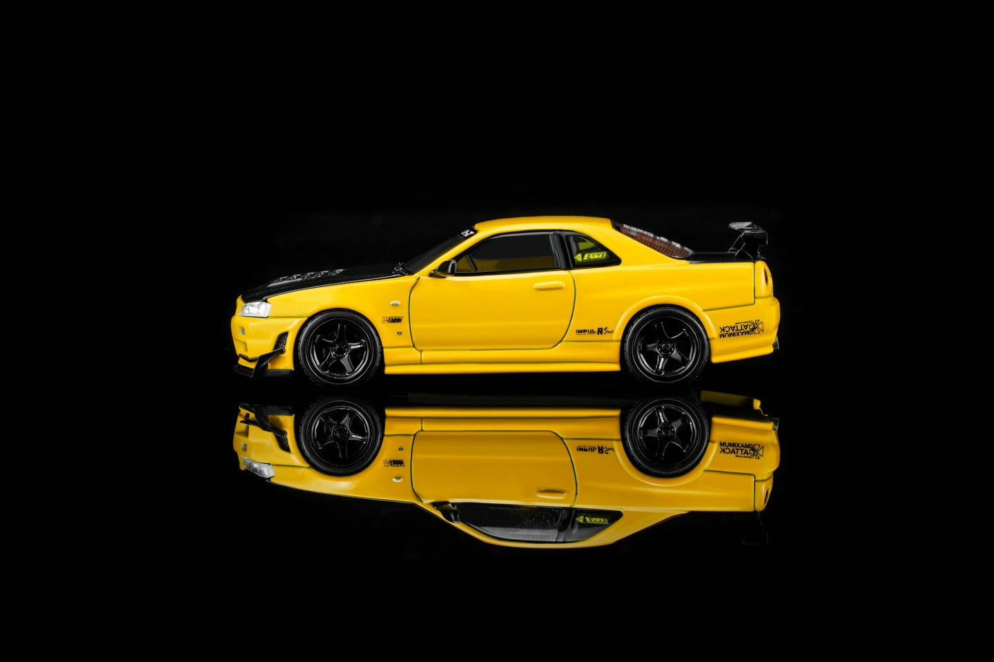 (PRE-ORDER) Motorhelix 1:64 Nissan Skyline GT-R (R34) Custom Edition - Lightning Yellow Custom with GT Aero Kit M63475