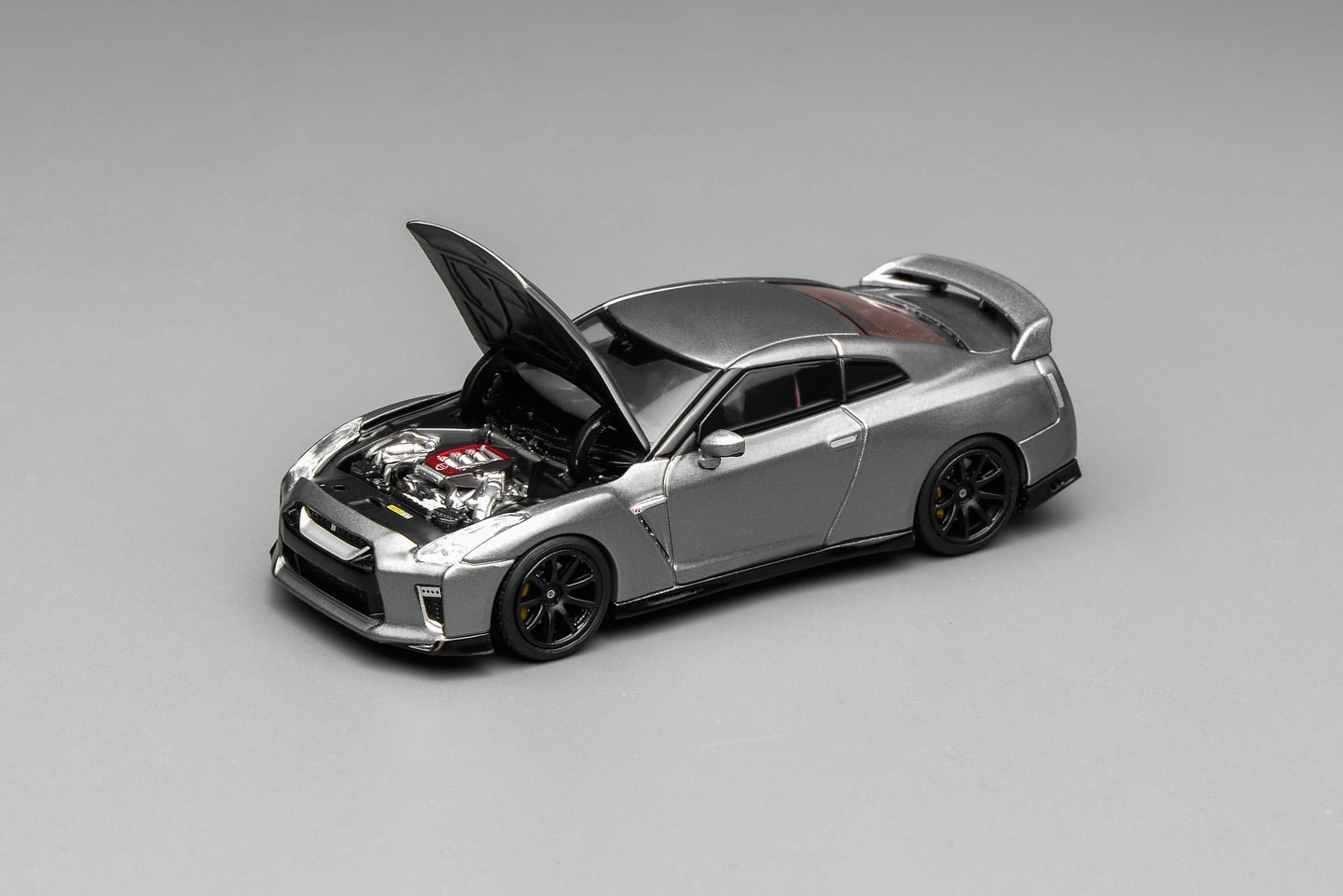 (PRE-ORDER) Motorhelix 1:64 Nissan GT-R (R35) Track Edition Engineered by NISMO 2020 Dark Metal Gray M63515