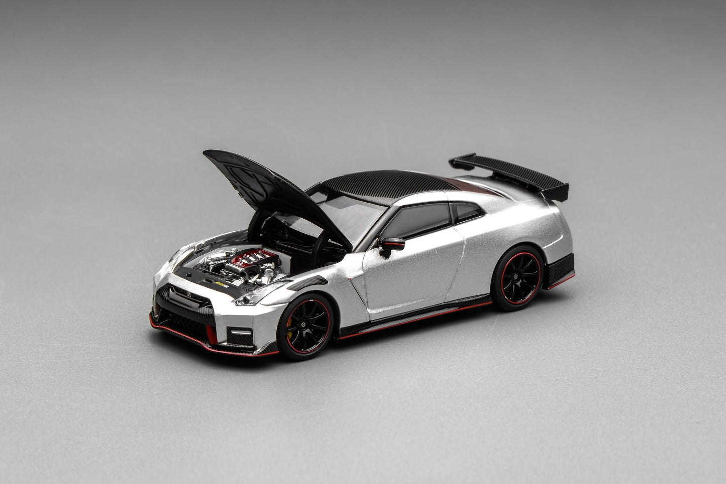(PRE-ORDER) Motorhelix 1:64 Nissan GT-R NISMO (R35) Special Edition 2022 NISMO Ultimate Metal Silver M63523