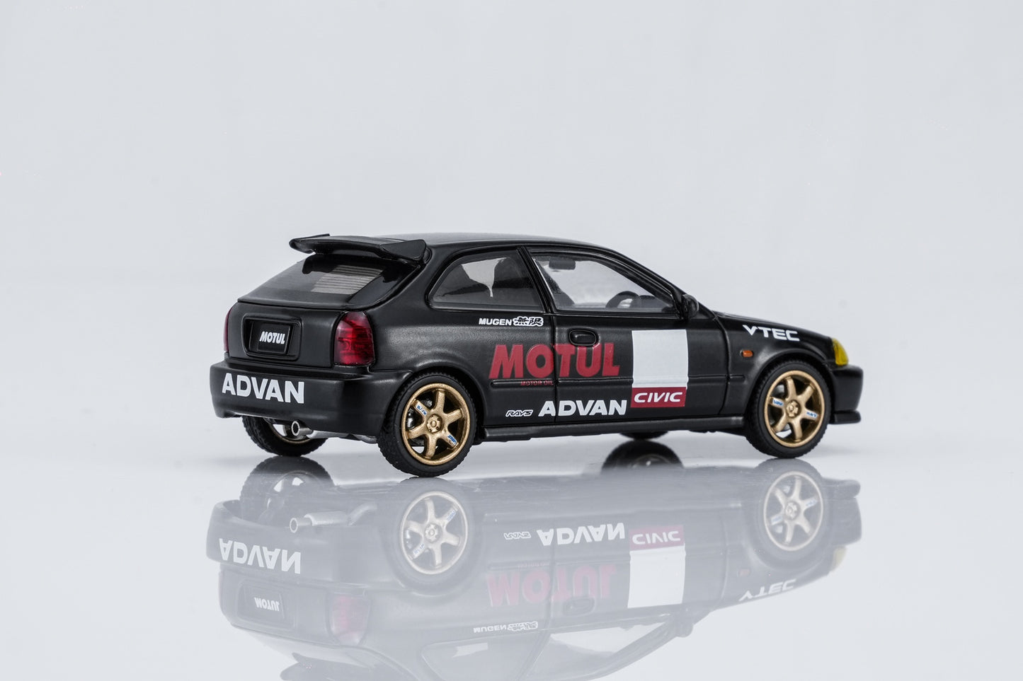 (PRE-ORDER) MOTORHELIX 1:64 Honda Civic TYPE R (EK9) No Good Racing Motul M65024