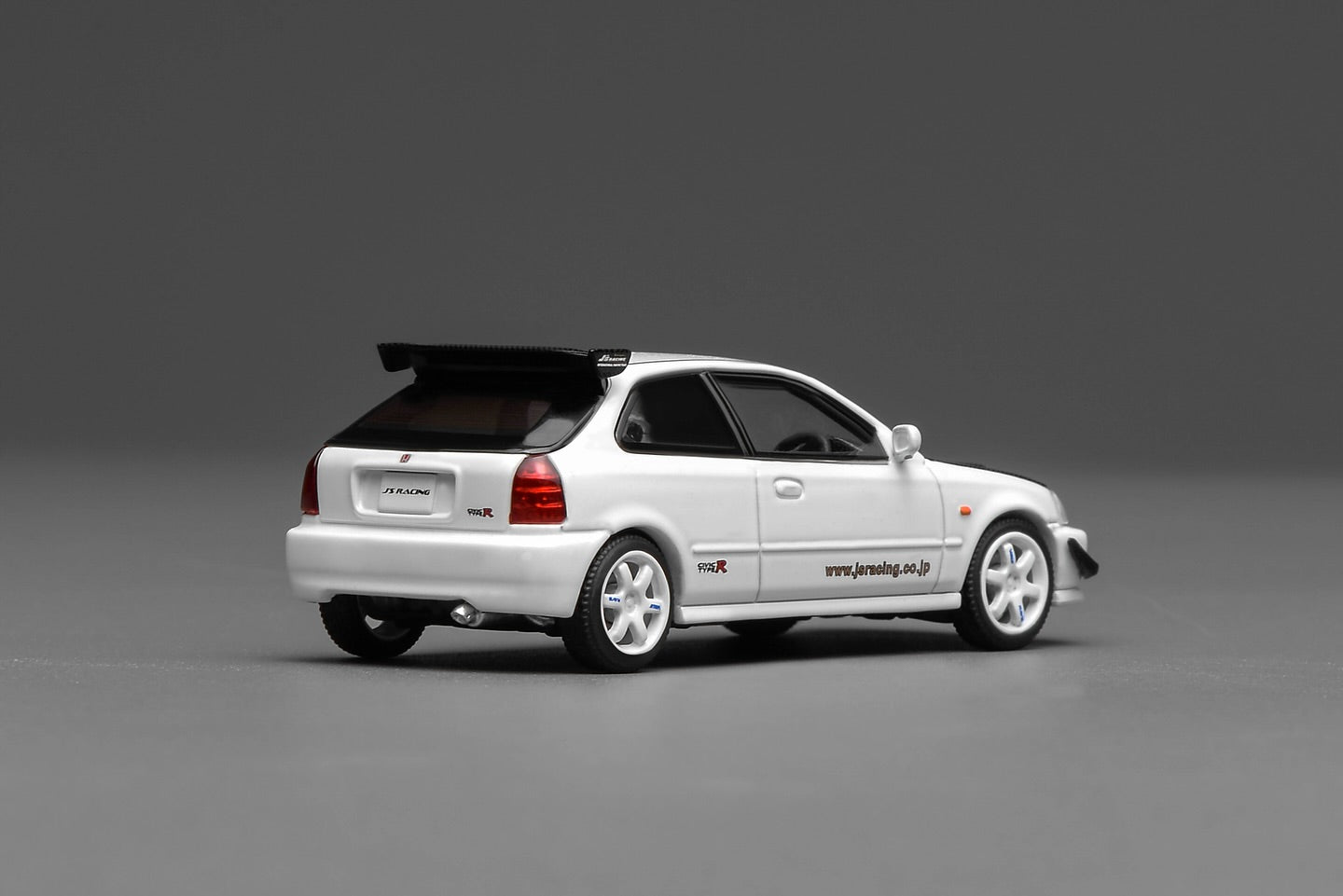 (PRE-ORDER) Motorhelix 1:64 Honda Civic TYPE R (EK9) J‘s Racing White M65029
