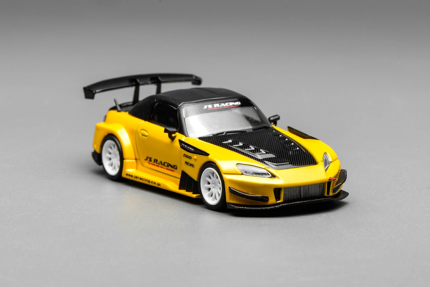 (PRE-ORDER) Motorhelix 1:64 Honda S2000 J‘s Racing New Indy Yellow Pearl M65146