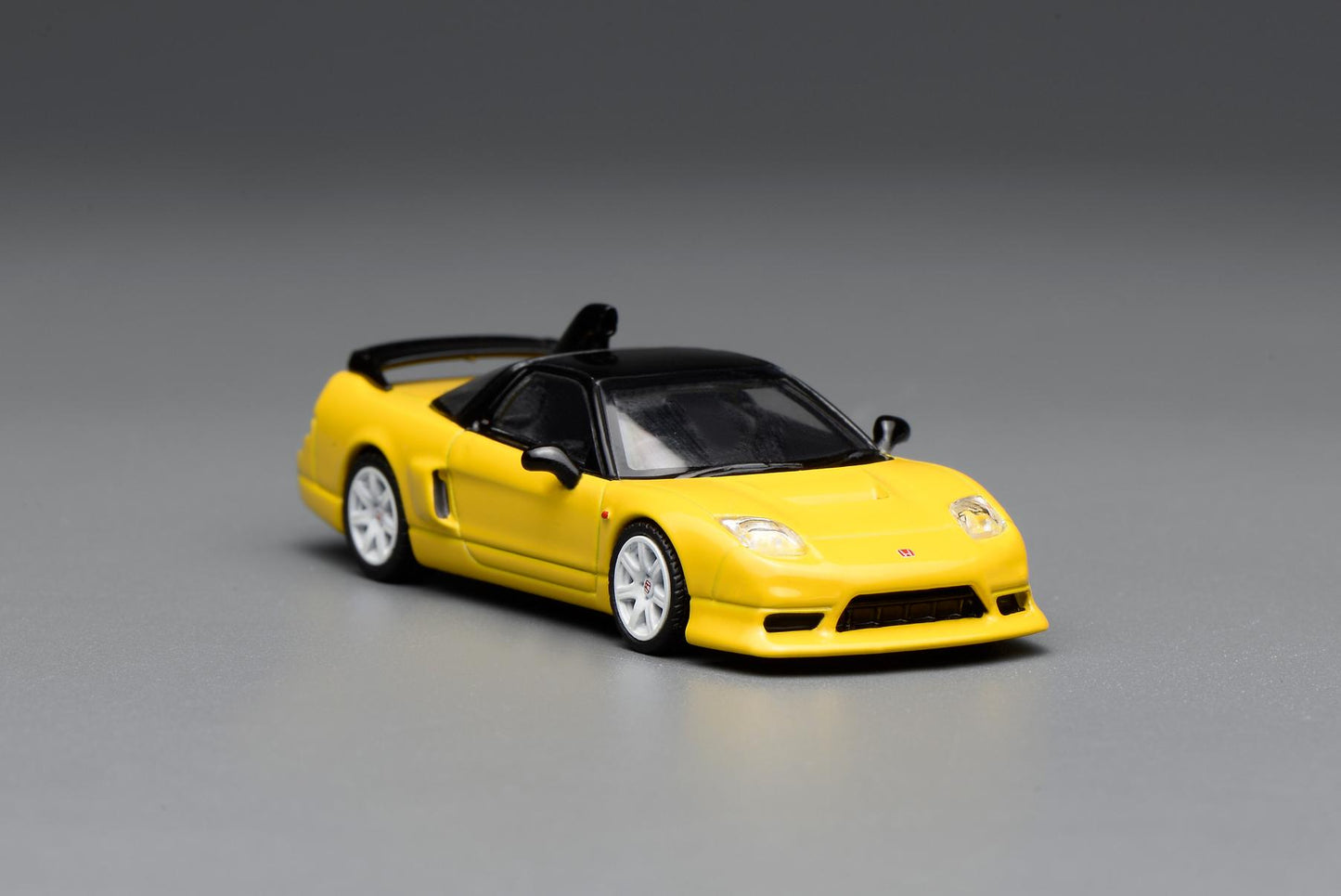 (PRE-ORDER) Motorhelix 1:64 Honda NSX-R GT New Indy Yellow Pearl M65536