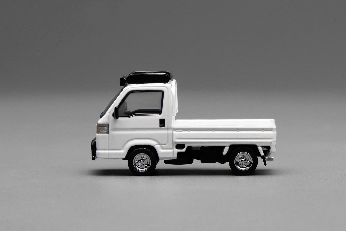 (PRE-ORDER) Motorhelix 1:64 Honda Acty Truck Customized Edition - Taffeta White M65615