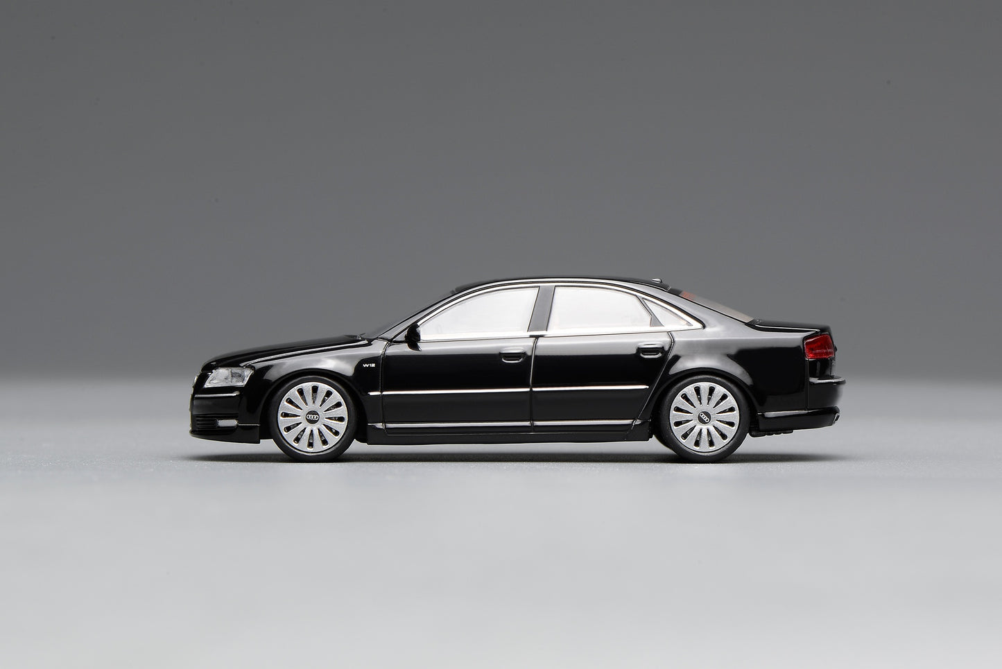 (PRE-ORDER) Motorhelix 1:64 Audi A8 2008 Metallic Black M68201