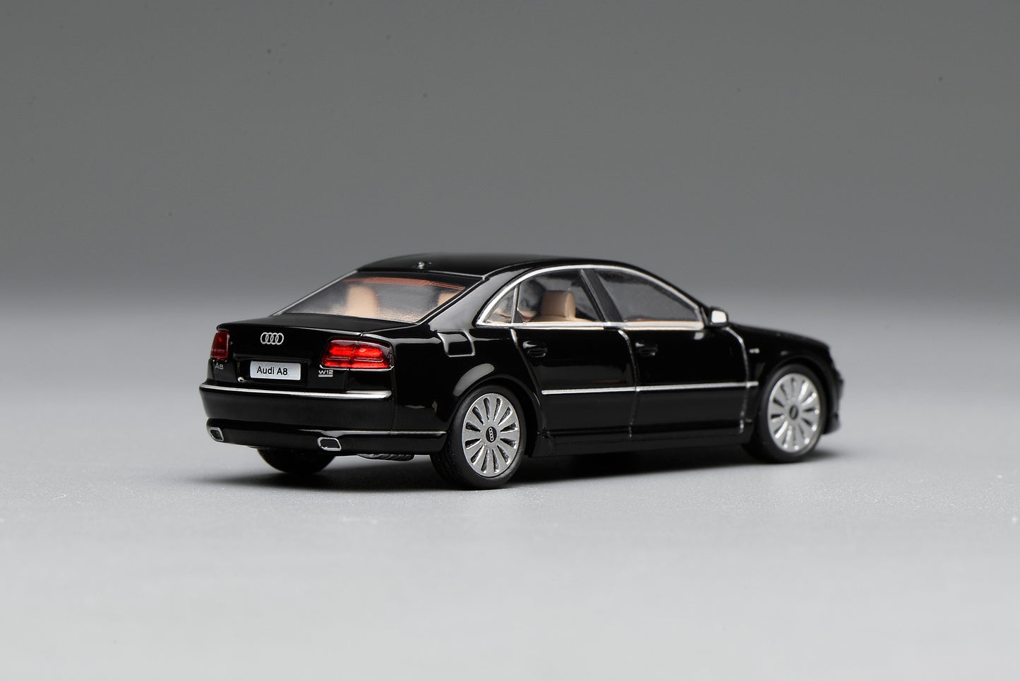 (PRE-ORDER) Motorhelix 1:64 Audi A8 2008 Metallic Black M68201