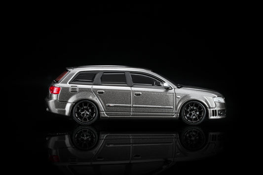 (PRE-ORDER) Motorhelix 1:64 Audi RS4 (B7) 2005 - Grey Pearl M68308