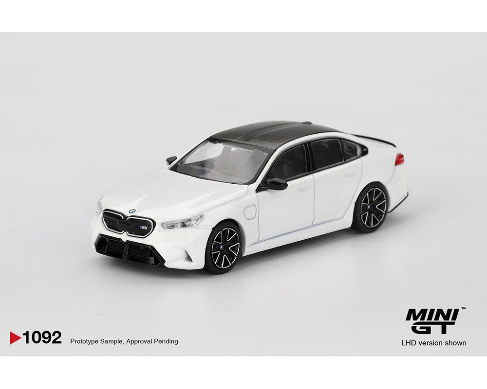(PRE-ORDER) Mini GT 1:64 BMW M5 – Alpine White