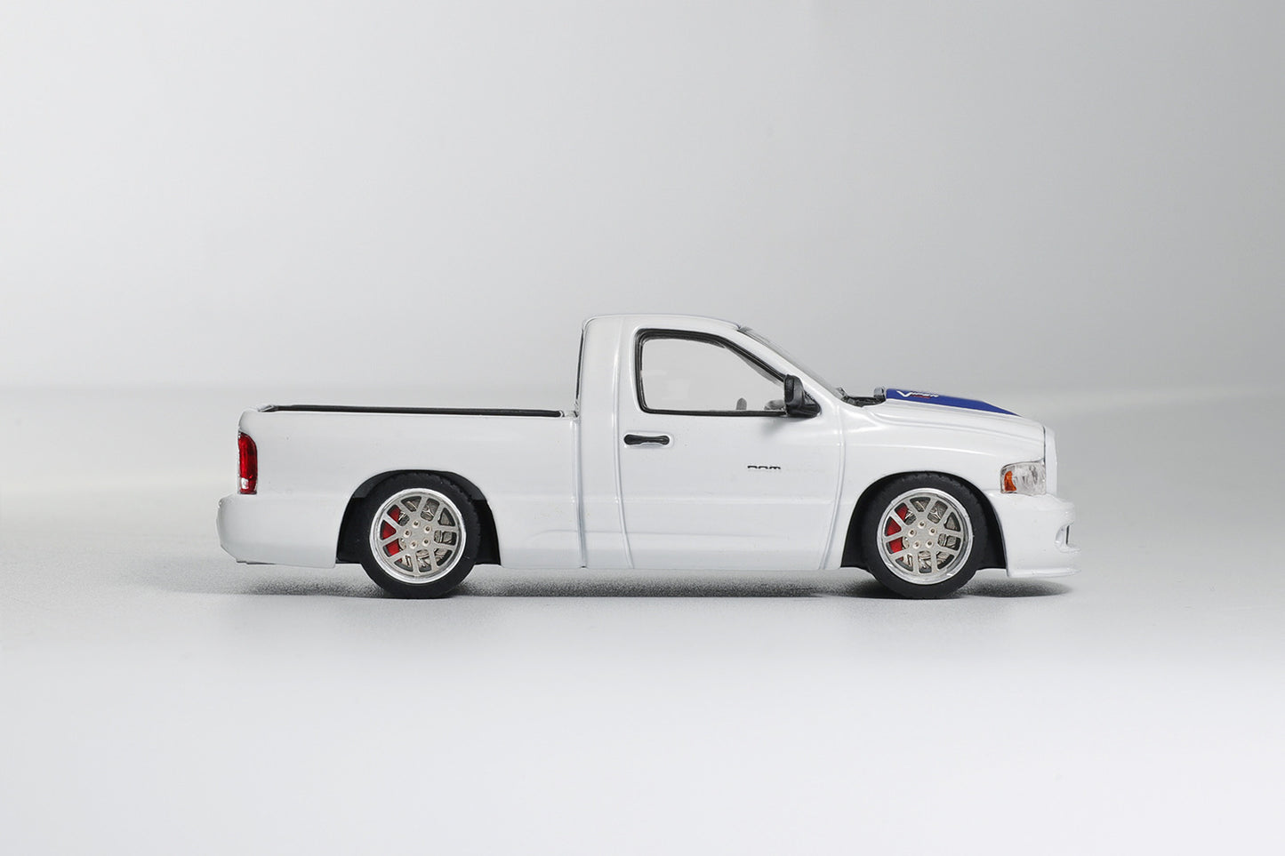 (PRE-ORDER) Shoom64 by GCD 1:64 2003 RAM SRT-10 LHD WHITE SHOOM-103-005