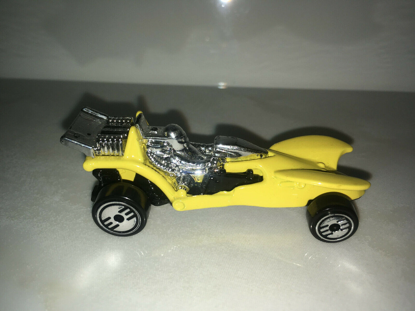 RARE VINTAGE 1992 Hot Wheels Pipe Jammer Yellow MINT