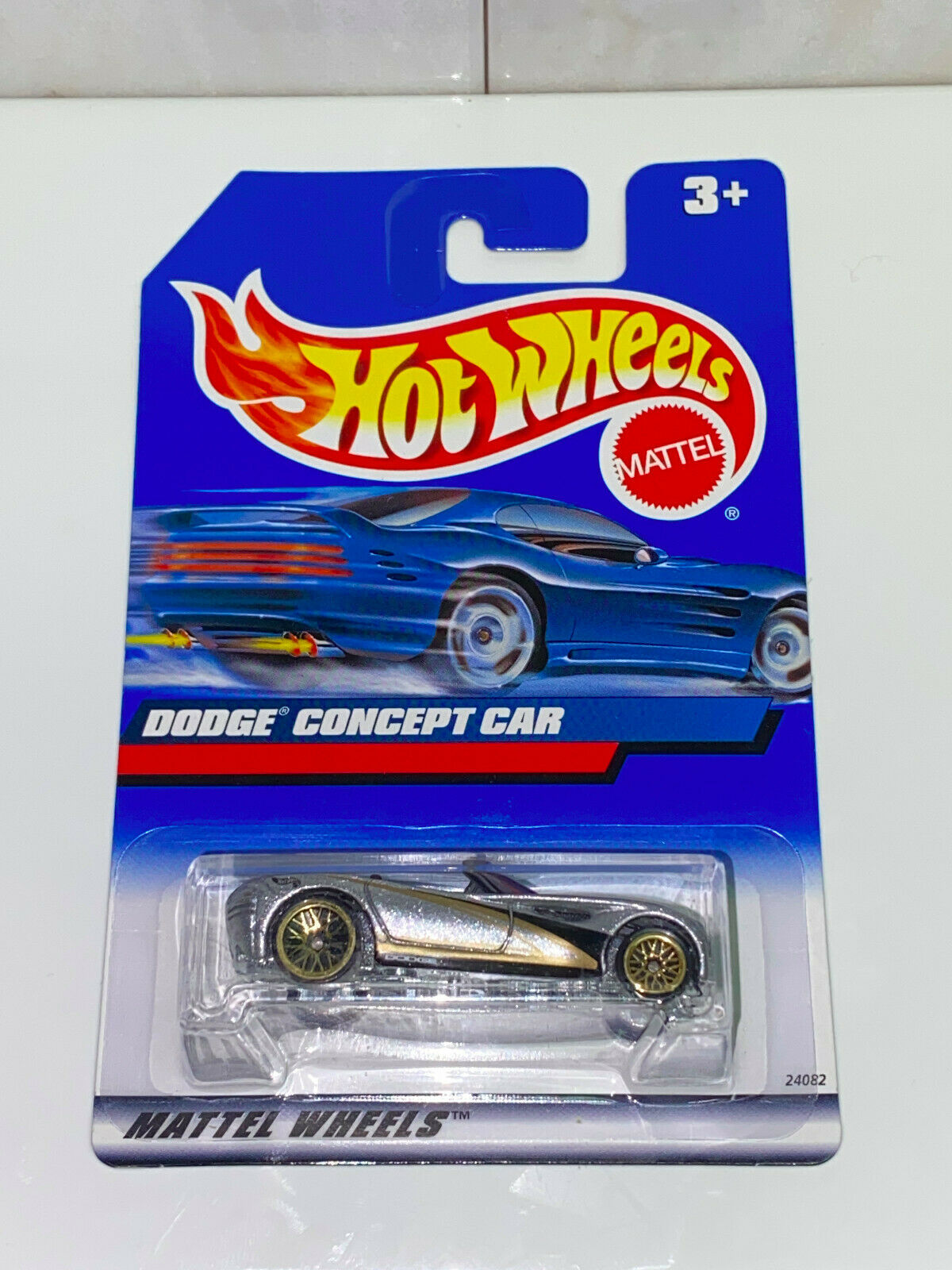 1999 Hot Wheels Dodge Concept Car International Card NIP