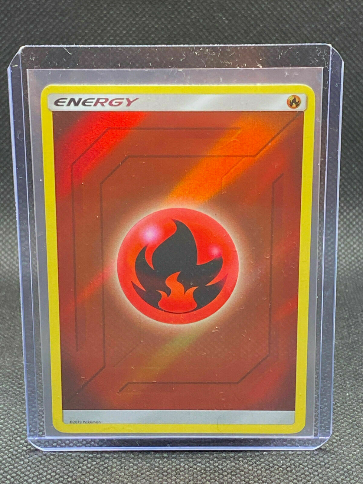 Pokémon 2019 Hidden Fates Reverse Fire Energy NM