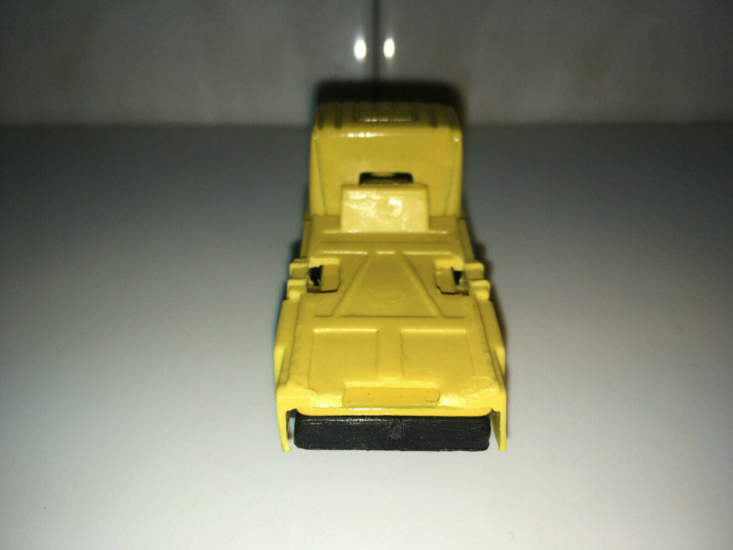 RARE VINTAGE Maisto Yellow transport Truck flatbed