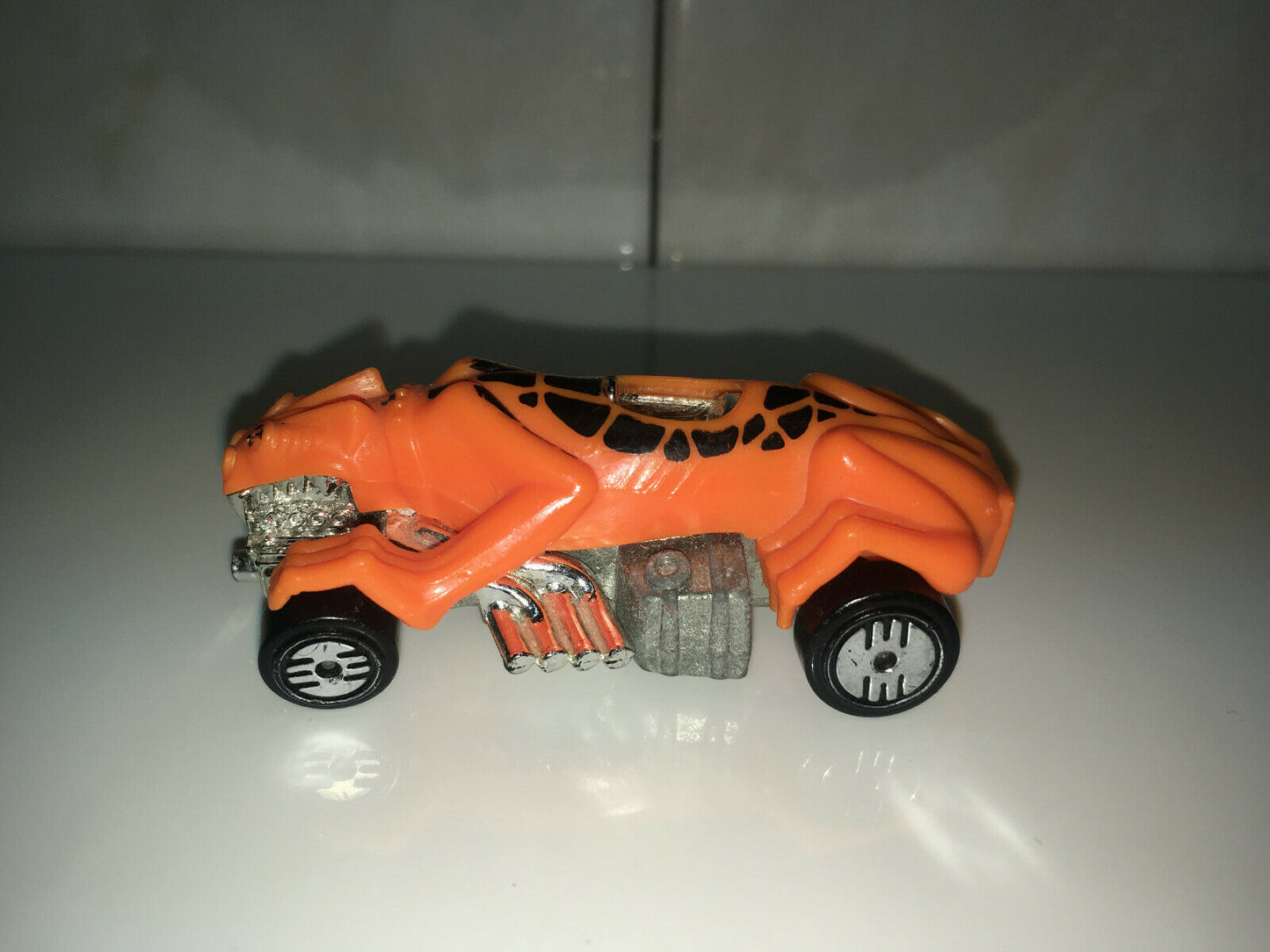 RARE VINTAGE 1985 Hot Wheels Animal Car Orange
