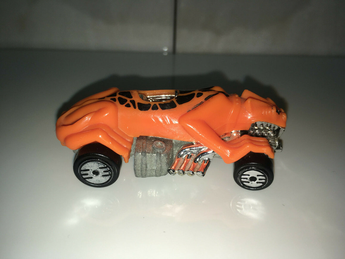 RARE VINTAGE 1985 Hot Wheels Animal Car Orange