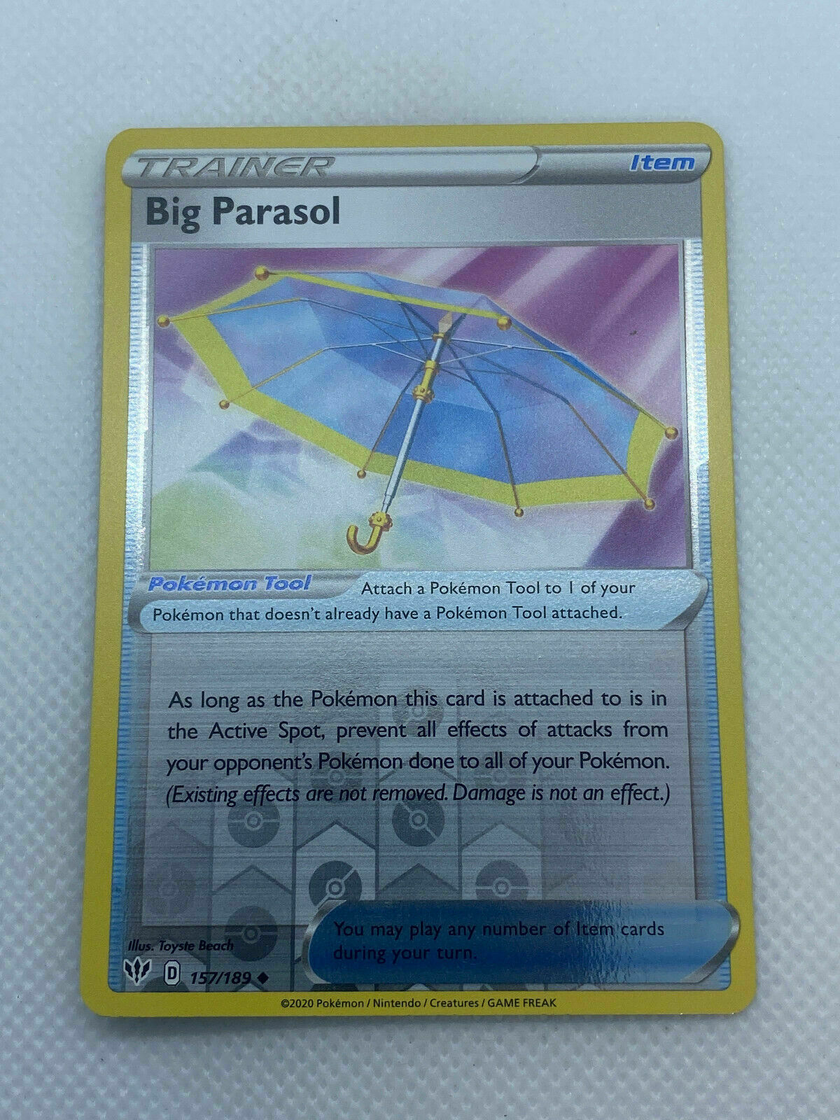 Pokémon Sword & Shield Darkness Ablaze Reverse HOLO Trainer Big Parasol #157/189