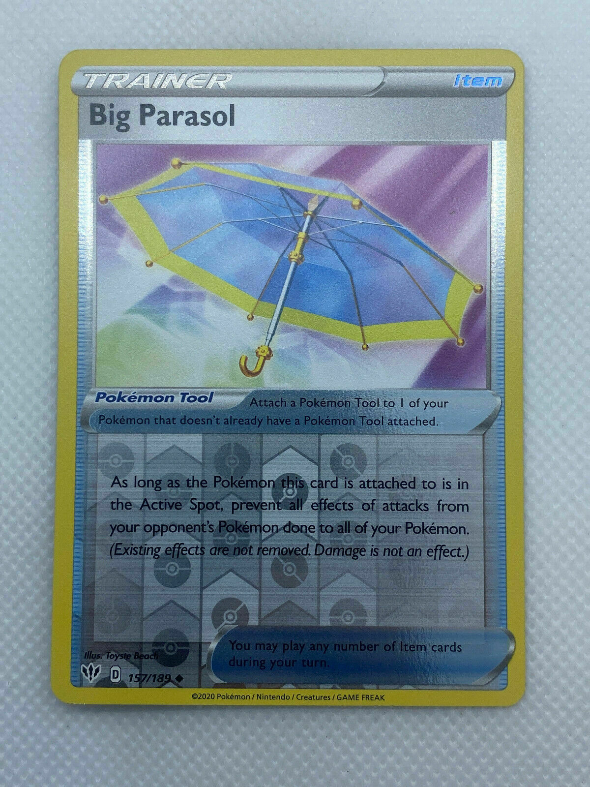 Pokémon Sword & Shield Darkness Ablaze Reverse HOLO Trainer Big Parasol #157/189